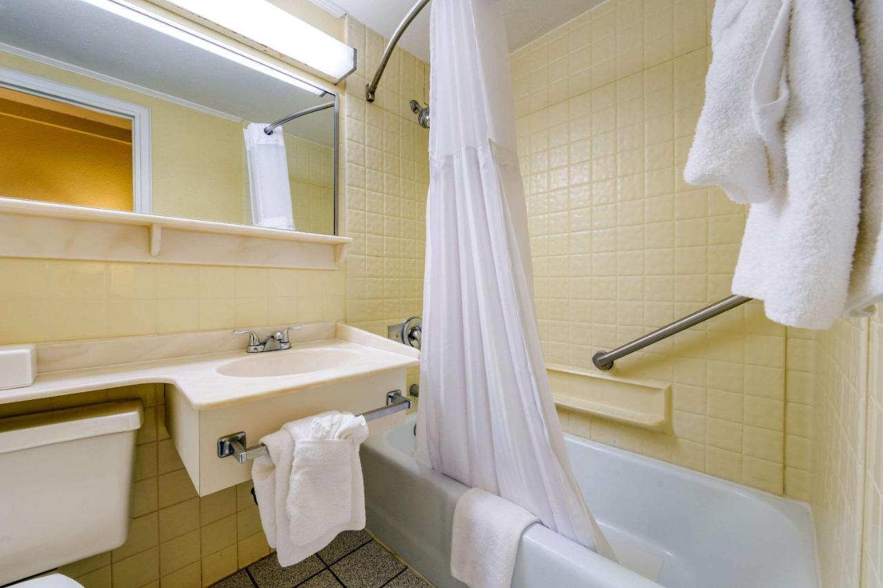 Hotel At - Hershey & Manheim Area 2*