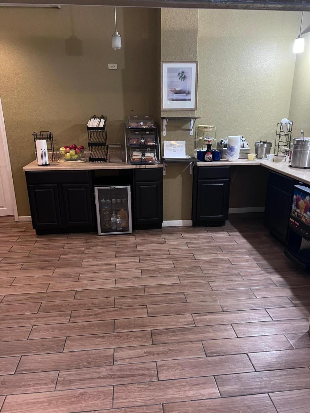 At - Hershey & Manheim Area Hotel 2*