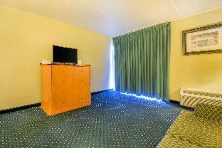 At - Hershey & Manheim Area Hotel