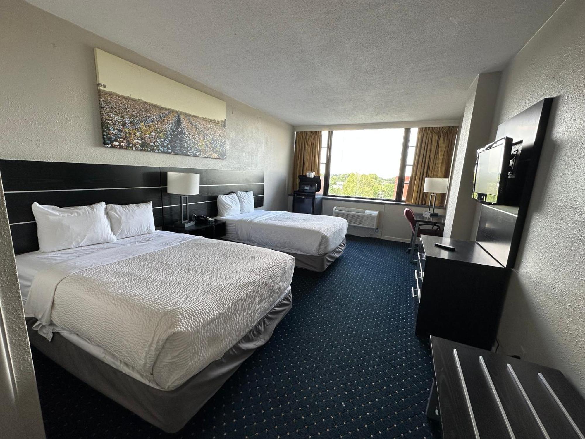 At - Hershey & Manheim Area Hotel Lebanon