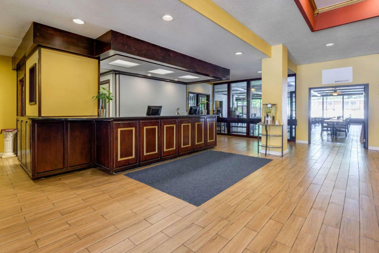 At - Hershey & Manheim Area Hotel 2*