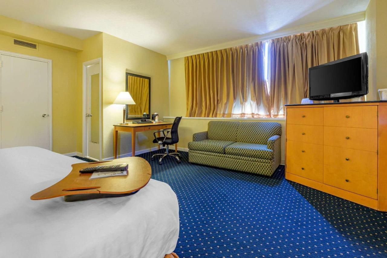 At - Hershey & Manheim Area Hotel Lebanon