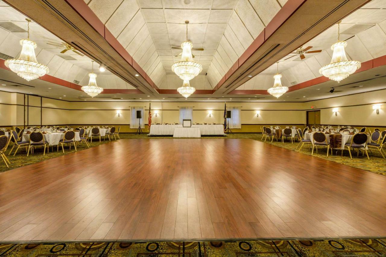At - Hershey & Manheim Area Hotel Lebanon