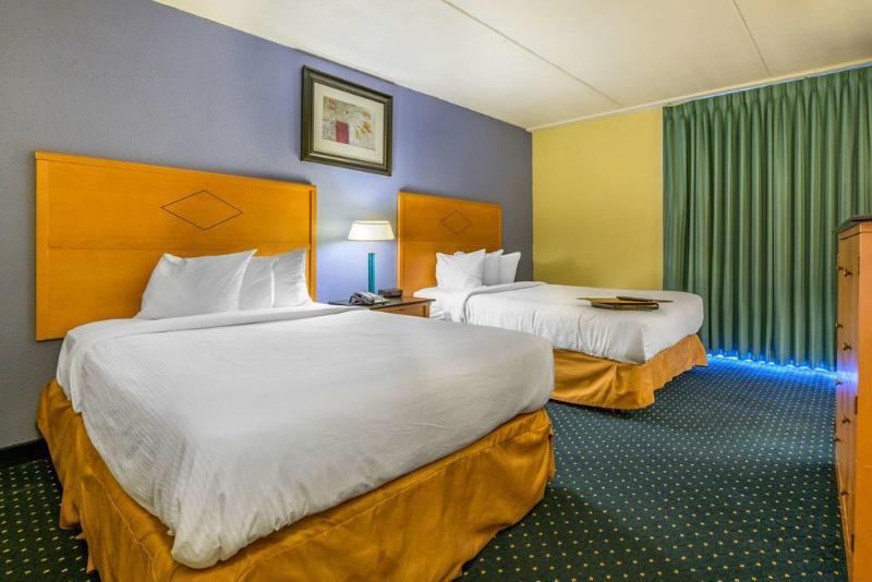 At - Hershey & Manheim Area Hotel 2*